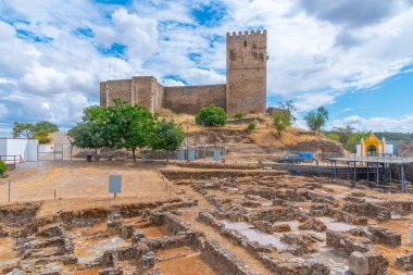 Alcacova harabeleri ve Mertola, Portekiz 'de bir İslami ev..
