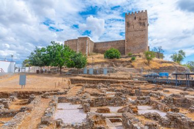 Alcacova harabeleri ve Mertola, Portekiz 'de bir İslami ev..