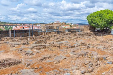 Alcacova harabeleri ve Mertola, Portekiz 'de bir İslami ev..