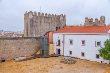 Portekiz, Serpa 'daki kale manzarası.