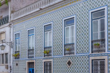 Portekiz 'in Beja kasabasında bir evde Azulejo cephesi.