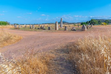 Portekiz 'deki Cromeleque de Xerez' de taş menteşeleri..