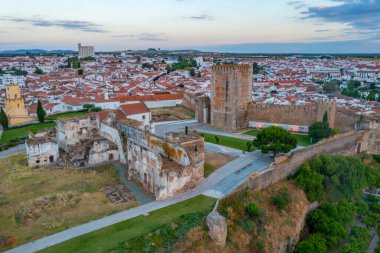 Portekiz 'in Moura kasabasındaki kalenin havadan görünüşü.