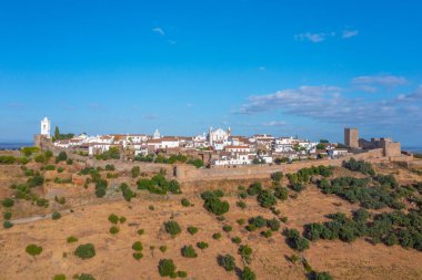 Portekiz 'in Monsaraz kasabasının hava manzarası.