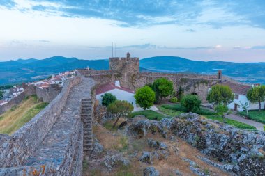 Portekiz köyü Marvao 'daki şatonun manzarası.