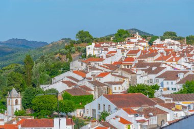 Portekiz 'in Castelo de Vide kasabasının hava manzarası.