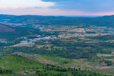 Portekiz 'in Alentejo bölgesinin kırsal manzarası.