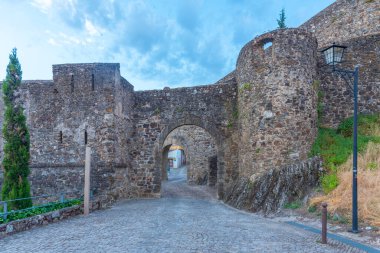 Portekiz köyü Marvao 'daki şatonun manzarası.