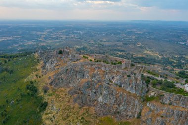 Portekiz 'in Marvao kentinin günbatımı manzarası.