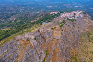Portekiz 'in Marvao kentinin günbatımı manzarası.