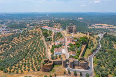 Portekiz köyü Evoramonte 'deki şatonun manzarası.