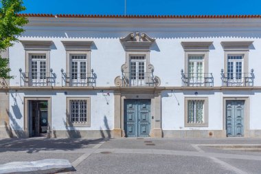 Portekiz 'deki Dar Sokak Evora.