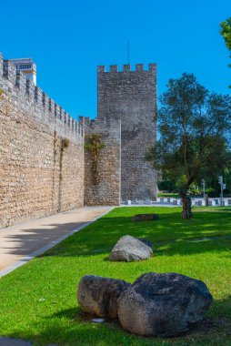 Portekiz 'in Evora kasabasında takviye.