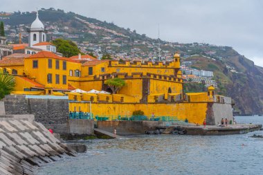 Portekiz 'in Funchal kasabasındaki Sao Thiago Kalesi..