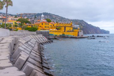 Portekiz 'in Funchal kasabasındaki Sao Thiago Kalesi..