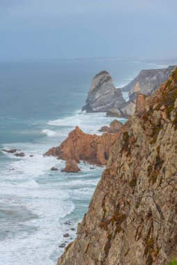 Portekiz 'deki Cabo da Roca' da kayalıklar.