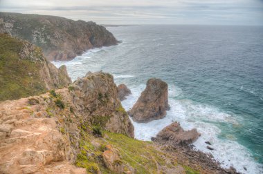 Portekiz 'deki Cabo da Roca' da kayalıklar.