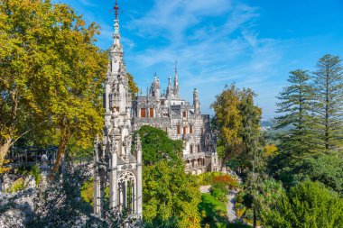 Portekiz, Sintra 'daki Quinta da Regaleira Sarayı' nın ana binası..
