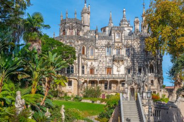 Portekiz, Sintra 'daki Quinta da Regaleira Sarayı' nın ana binası..