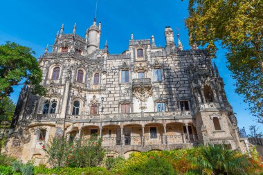 Portekiz, Sintra 'daki Quinta da Regaleira Sarayı' nın ana binası..
