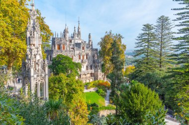 Portekiz, Sintra 'daki Quinta da Regaleira Sarayı' nın ana binası..