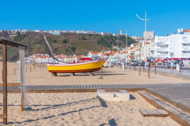 Portekiz şehri Nazare deniz manzarası.