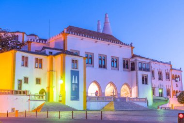 Sintra, Portekiz 'deki ulusal sarayda gün doğumu.