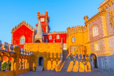 Sintra, Portekiz yakınlarındaki Pena Ulusal Sarayı.