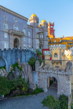 Sintra, Portekiz yakınlarındaki Pena Ulusal Sarayı 'nın kapısı..