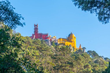 Sintra, Portekiz yakınlarındaki Pena Ulusal Sarayı.