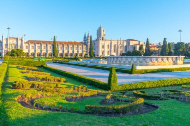 Belem, Lizbon, Portekiz 'de Mosteiro dos Jeronimos' a pratik yoluyla bakmak.