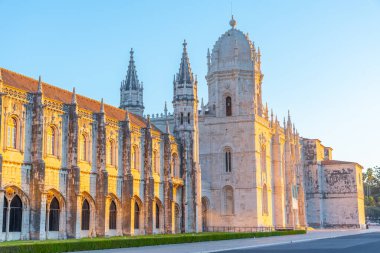 Belem, Lizbon, Portekiz 'de Mosteiro dos Jeronimos' da gün doğumu.