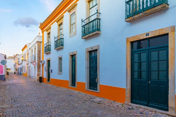 Στενή Οδός Στο Παλιό Τμήμα Της Πορτογαλικής Πόλης Faro — Φωτογραφία Αρχείου