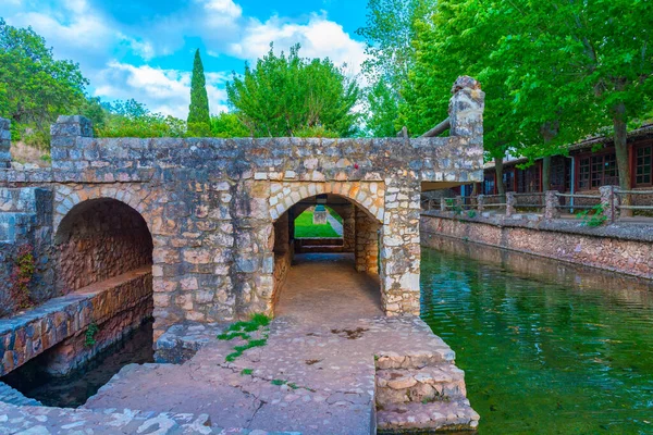 Portekiz 'in Algarve bölgesinde Fonte Grande de Alte baharı.