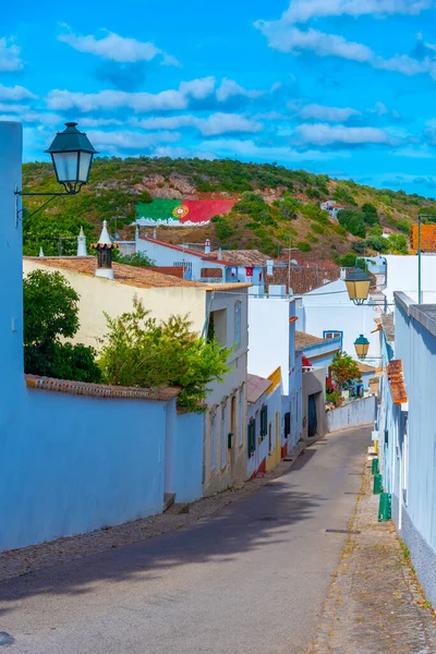 Portekiz 'in eski Alte bölgesindeki Dar Sokak.