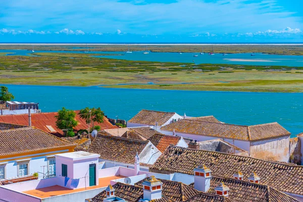 Portekiz şehri Faro 'nun havadan görünüşü.