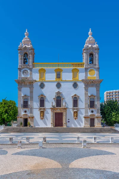 Portekiz, Faro 'da ünlü Capela dos ossos' lu Carmo Kilisesi.