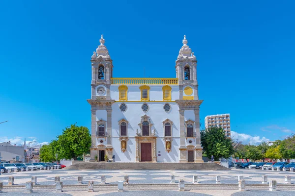 Portekiz, Faro 'da ünlü Capela dos ossos' lu Carmo Kilisesi.