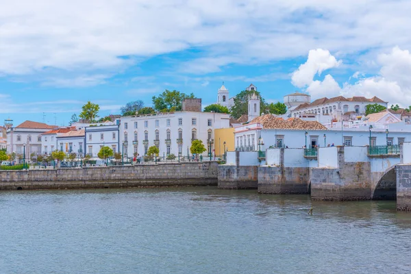 Portekiz 'in Tavira şehrinin Panoraması.