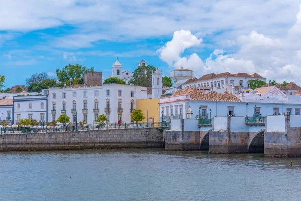 Portekiz 'in Tavira şehrinin Panoraması.