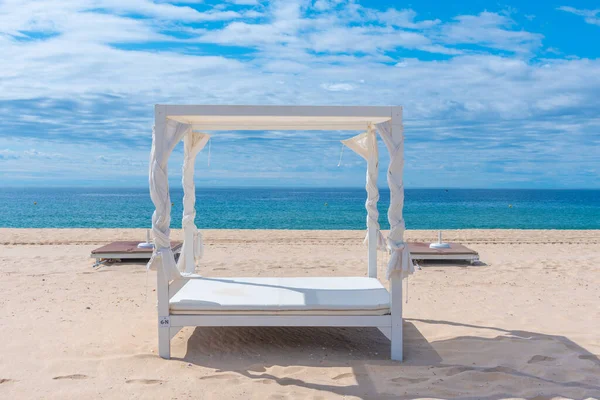 Portekiz 'deki Ilha de Tavira' da güneşlik..