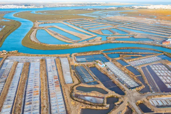 Portekiz 'deki Castro Marim' de tuzlu tavalar.