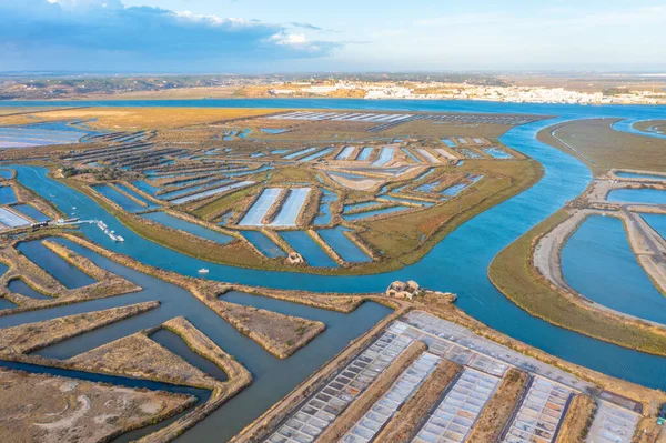 Portekiz 'deki Castro Marim' de tuzlu tavalar.