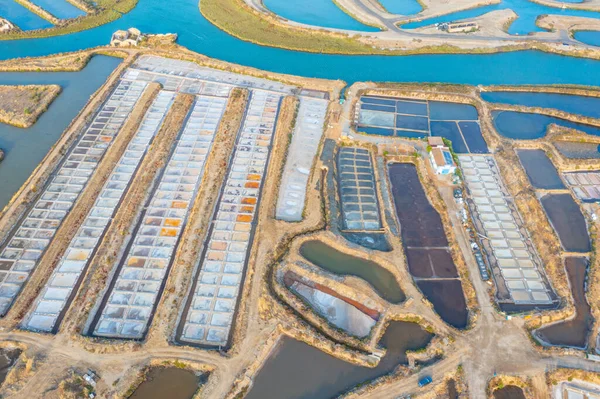 Portekiz 'deki Castro Marim' de tuzlu tavalar.