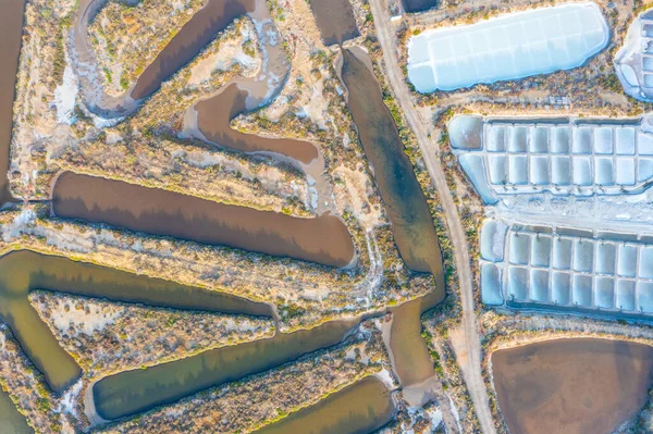 Portekiz 'deki Castro Marim' de tuzlu tavalar.