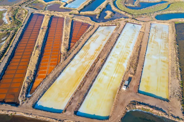 Portekiz 'deki Castro Marim' de tuzlu tavalar.