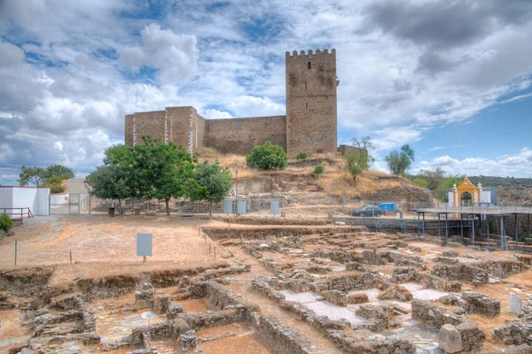 Alcacova harabeleri ve Mertola, Portekiz 'de bir İslami ev..