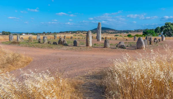 Portekiz 'deki Cromeleque de Xerez' de taş menteşeleri..