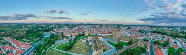 Portekiz 'in Moura kasabasındaki kalenin havadan görünüşü.