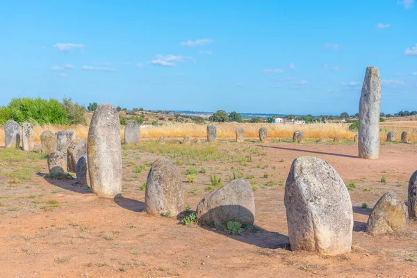 Portekiz 'deki Cromeleque de Xerez' de taş menteşeleri..